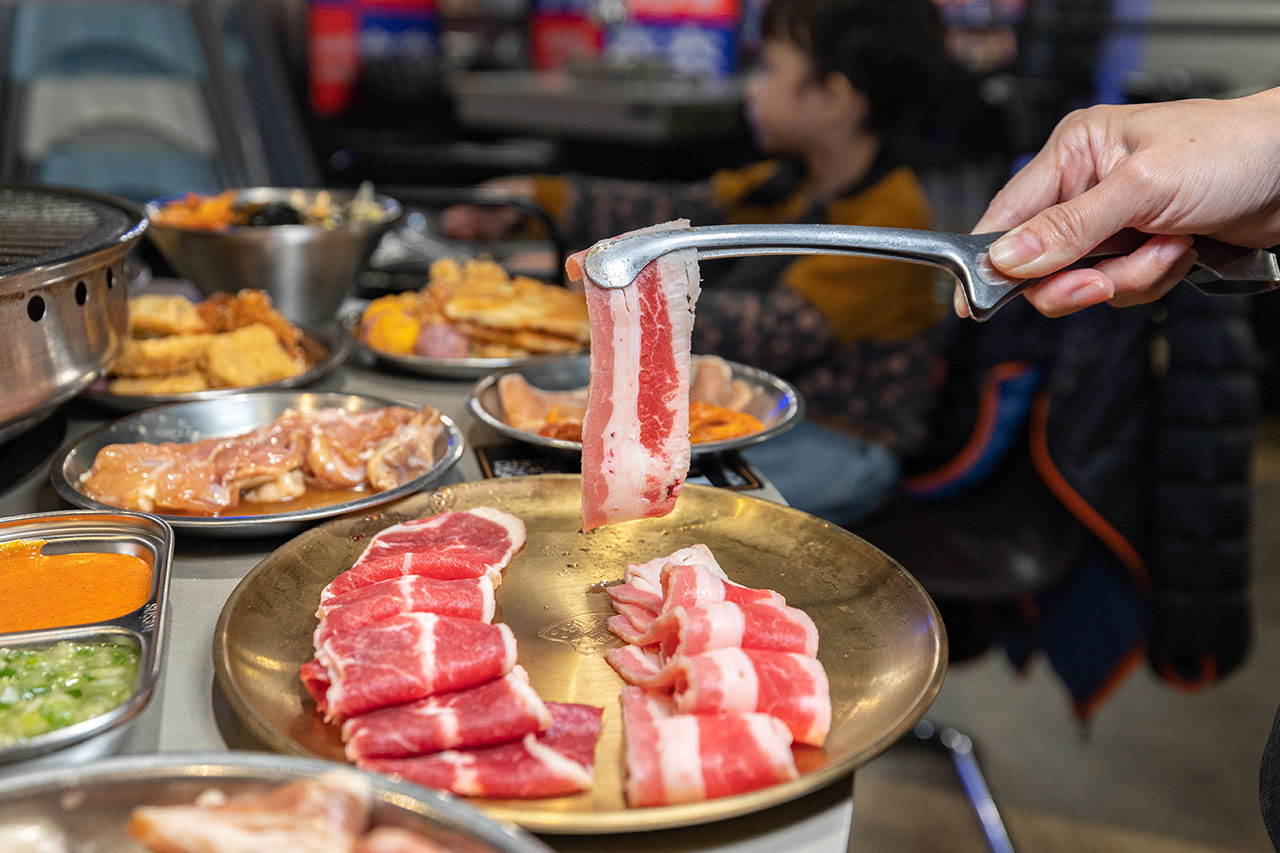 肉夯夯韓式燒肉吃到飽｜台中吃到飽推薦｜台中火車站美食推薦