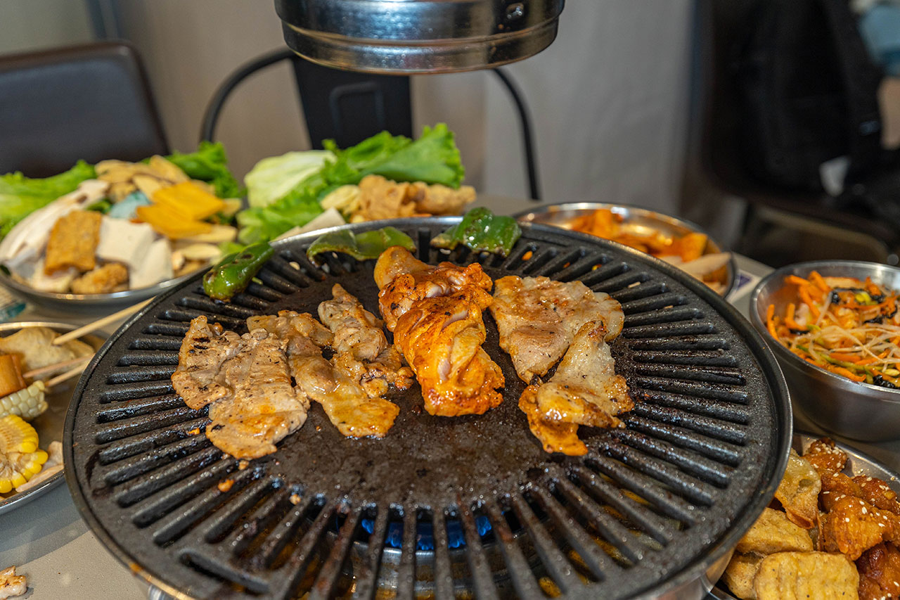 肉夯夯韓式燒肉吃到飽｜台中吃到飽推薦｜台中火車站美食推薦