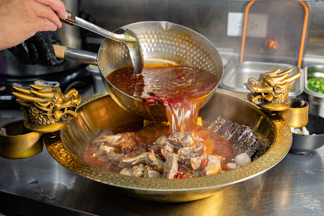 夯爐-麻辣烤鴨鍋｜逢甲烤鴨、逢甲麻辣鍋、逢甲美食、逢甲火鍋、逢甲必吃