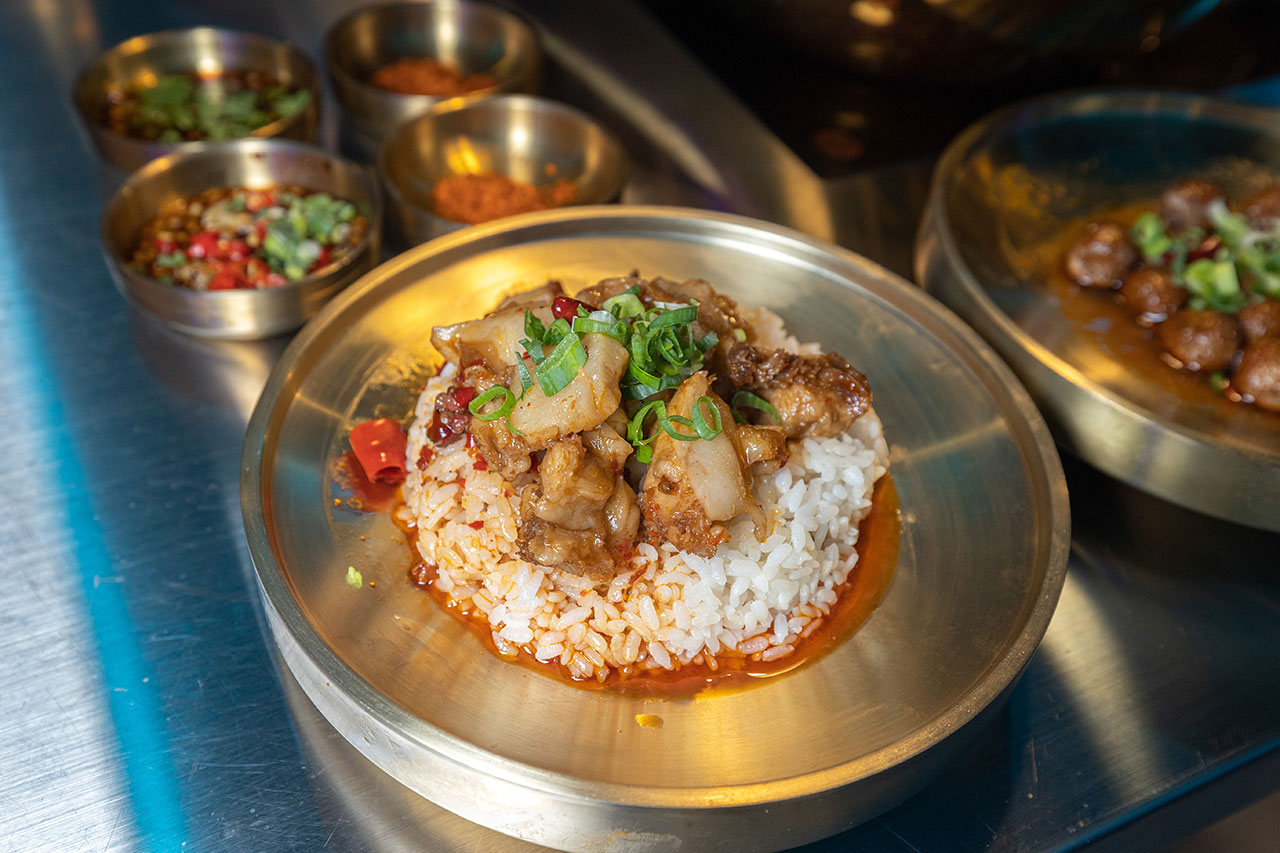 夯爐-麻辣烤鴨鍋｜逢甲烤鴨、逢甲麻辣鍋、逢甲美食、逢甲火鍋、逢甲必吃