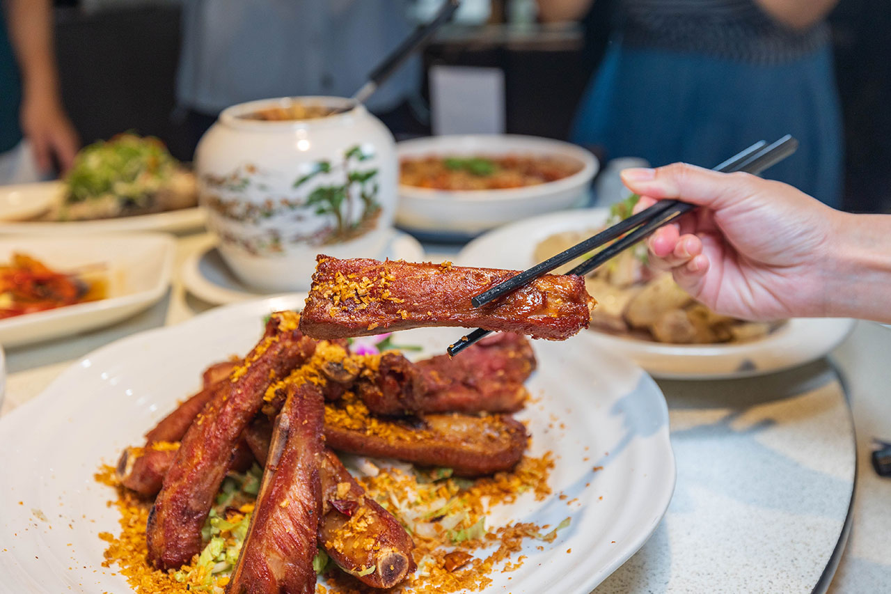 宸軒園粵菜海鮮｜超人氣新北合菜推薦！香港老師傅駐店，原汁原味港式料理，新北人尾牙聚餐必吃新店餐廳推薦，2025新店美食推薦