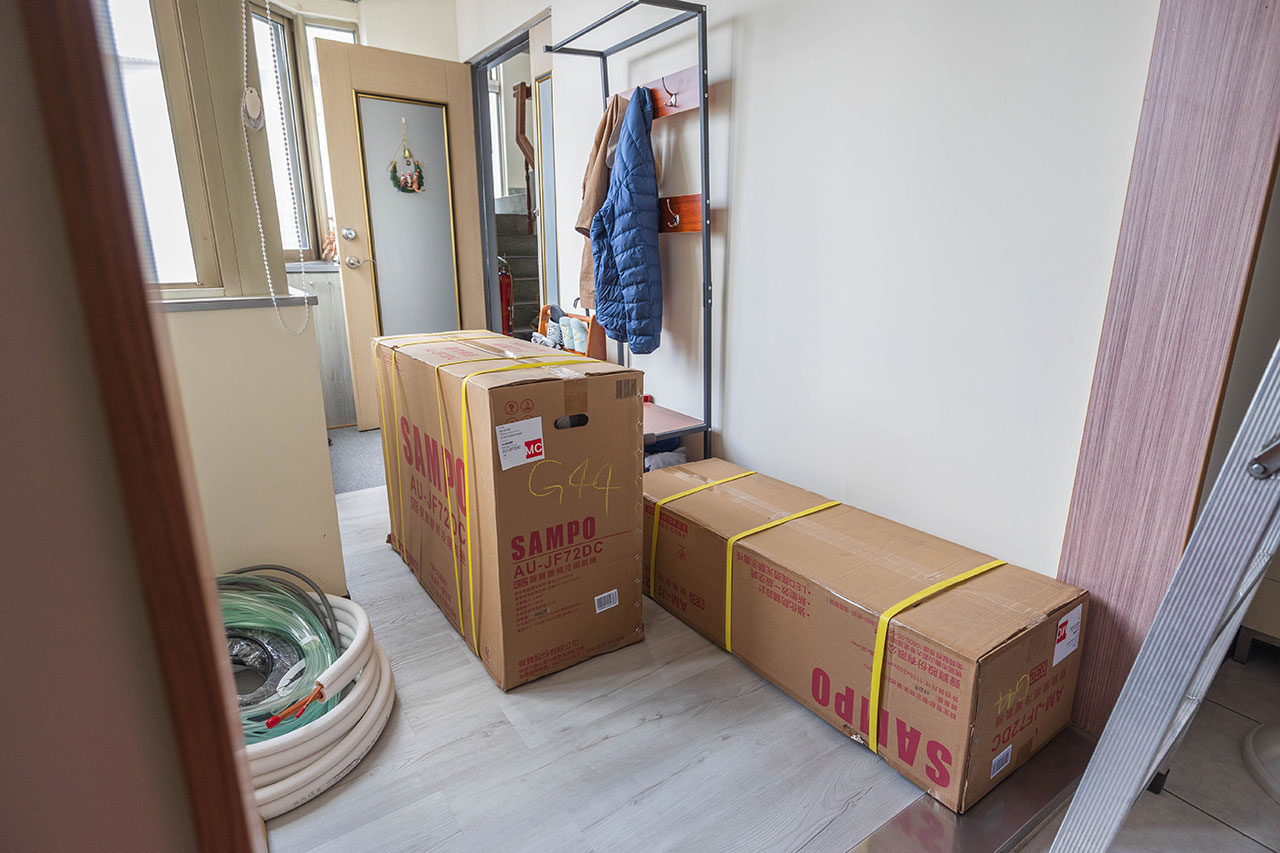 小蔡電器冷氣安裝全紀錄｜防塵保護、走線整齊、裝完還打掃，一條龍服務超貼心台中台北新竹買冷氣推薦＋三年保固加小蔡電器優惠總整理