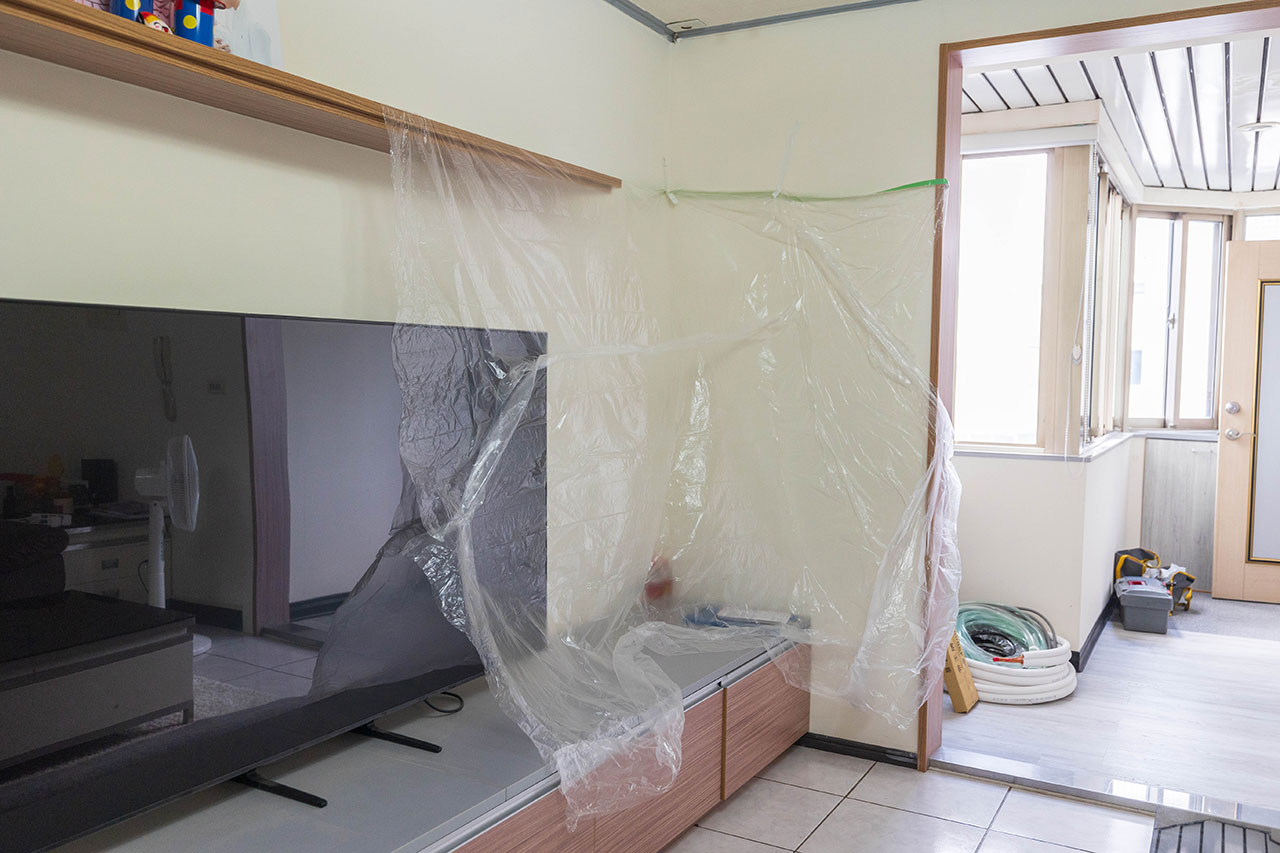 小蔡電器冷氣安裝全紀錄｜防塵保護、走線整齊、裝完還打掃，一條龍服務超貼心台中台北新竹買冷氣推薦＋三年保固加小蔡電器優惠總整理