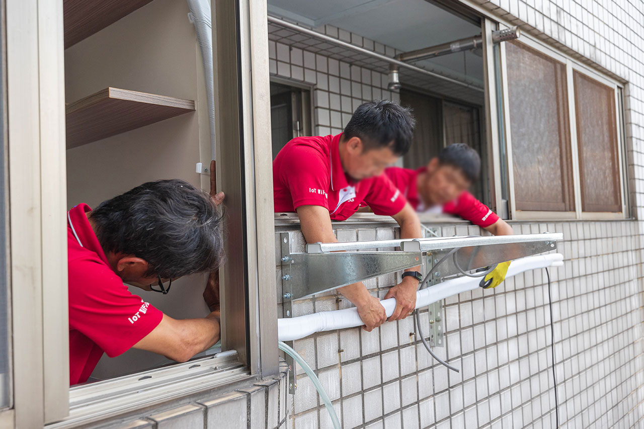 小蔡電器冷氣安裝全紀錄｜防塵保護、走線整齊、裝完還打掃，一條龍服務超貼心台中台北新竹買冷氣推薦＋三年保固加小蔡電器優惠總整理
