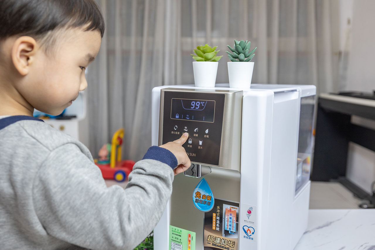 元山-免安裝雙濾心溫熱淨飲機YS-8132RWB