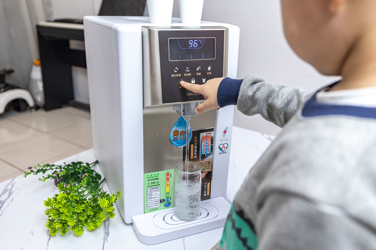 元山-免安裝雙濾心溫熱淨飲機YS-8132RWB