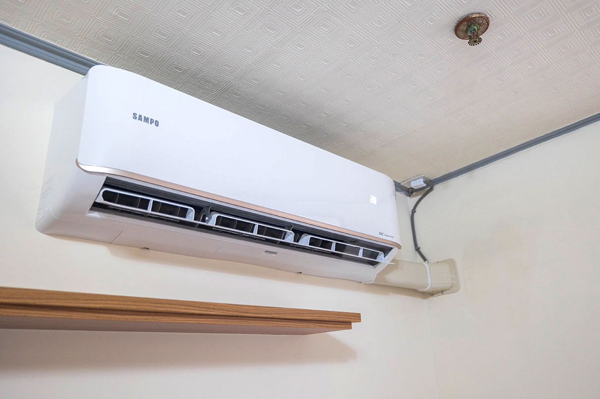 小蔡電器冷氣安裝全紀錄｜防塵保護、走線整齊、裝完還打掃，一條龍服務超貼心台中台北新竹買冷氣推薦＋三年保固加小蔡電器優惠總整理