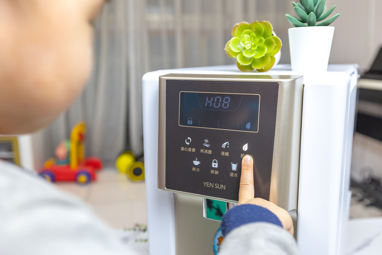元山-免安裝雙濾心溫熱淨飲機YS-8132RWB