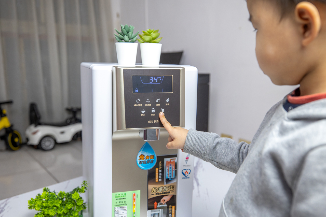 元山-免安裝雙濾心溫熱淨飲機YS-8132RWB