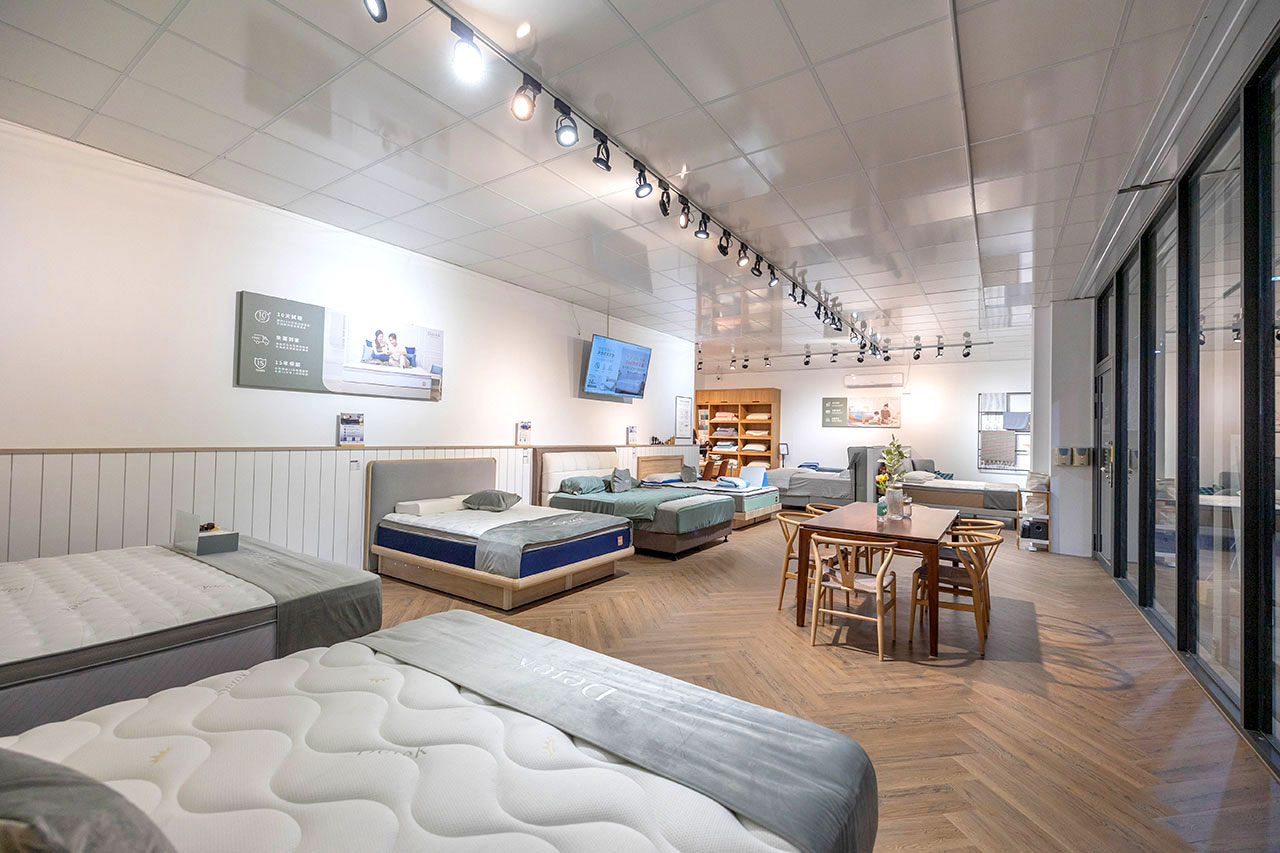 Derek【德瑞克名床】台中西屯門市