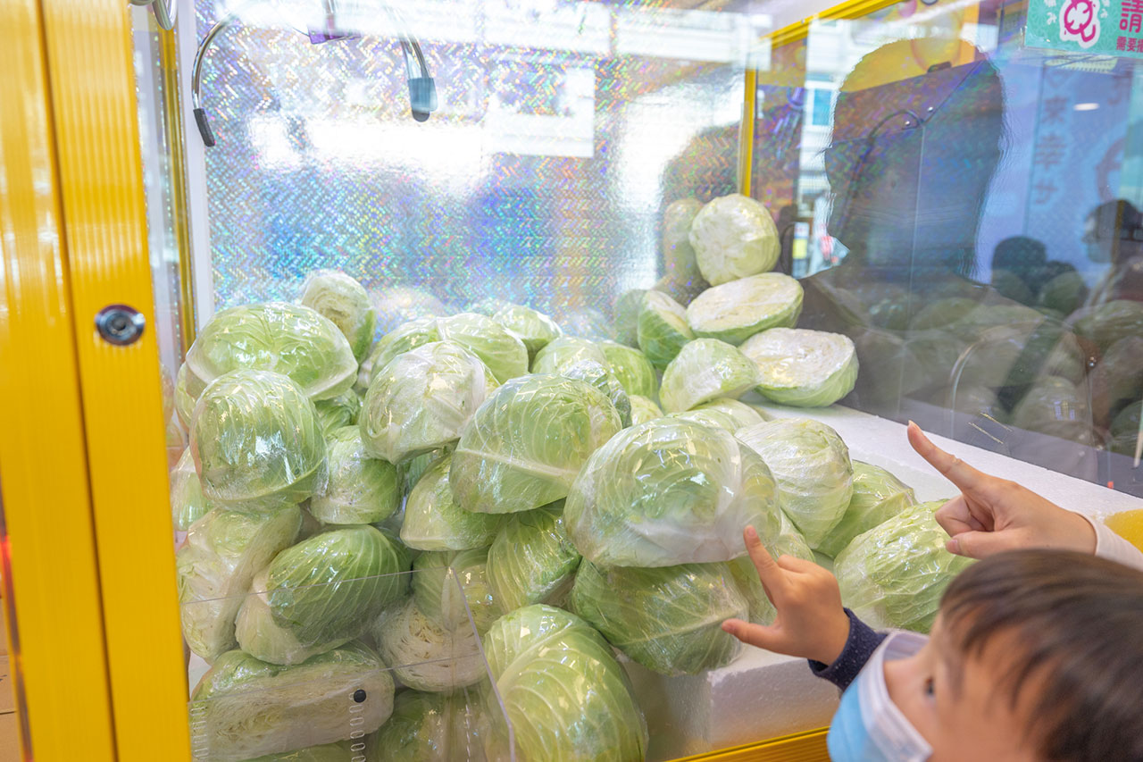 2023彰化一日遊|幸也充電站和美旗艦店(零食餅乾夾到爽)