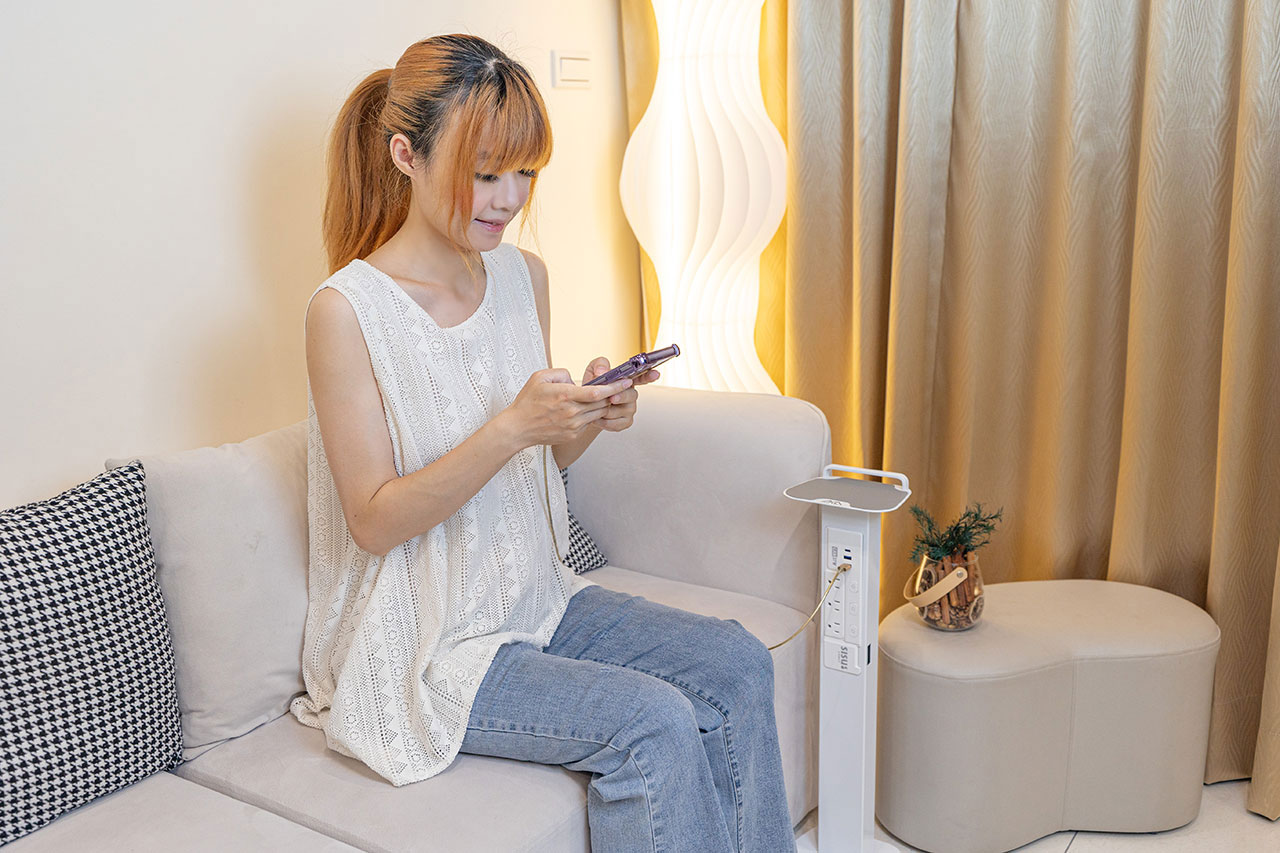 aka X SISU新極簡白時尚立式充電柱