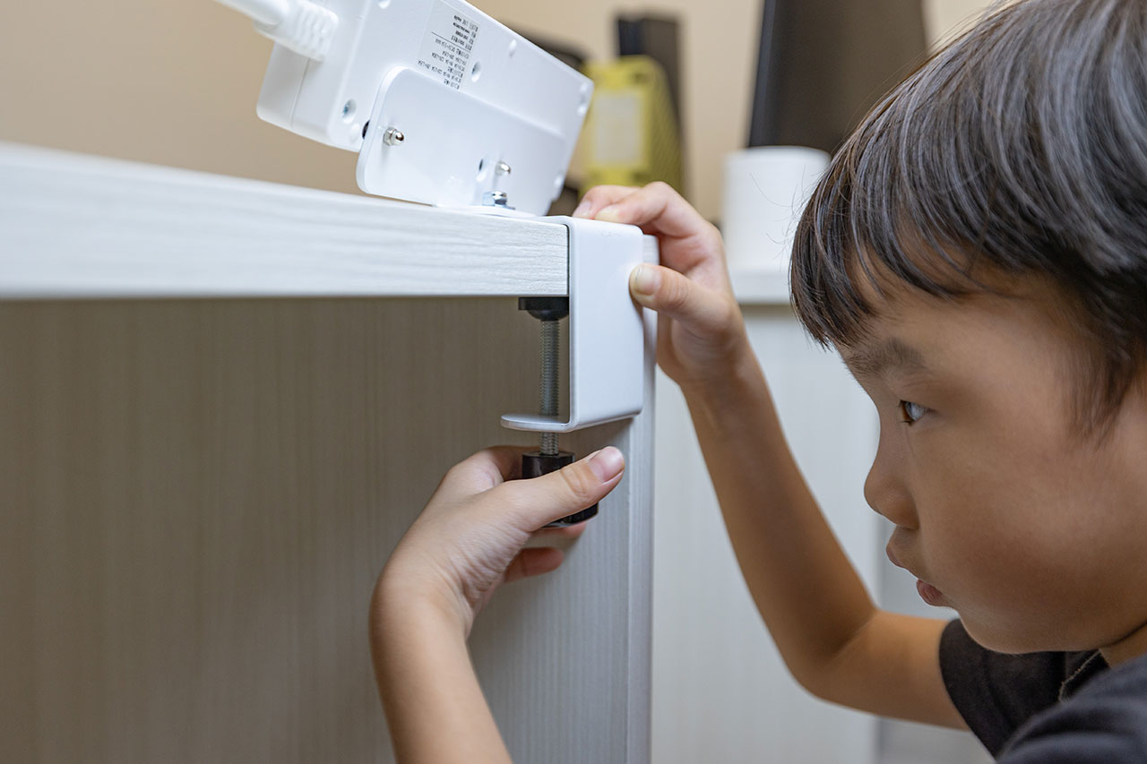 aka X SISU新極簡白時尚立式充電柱