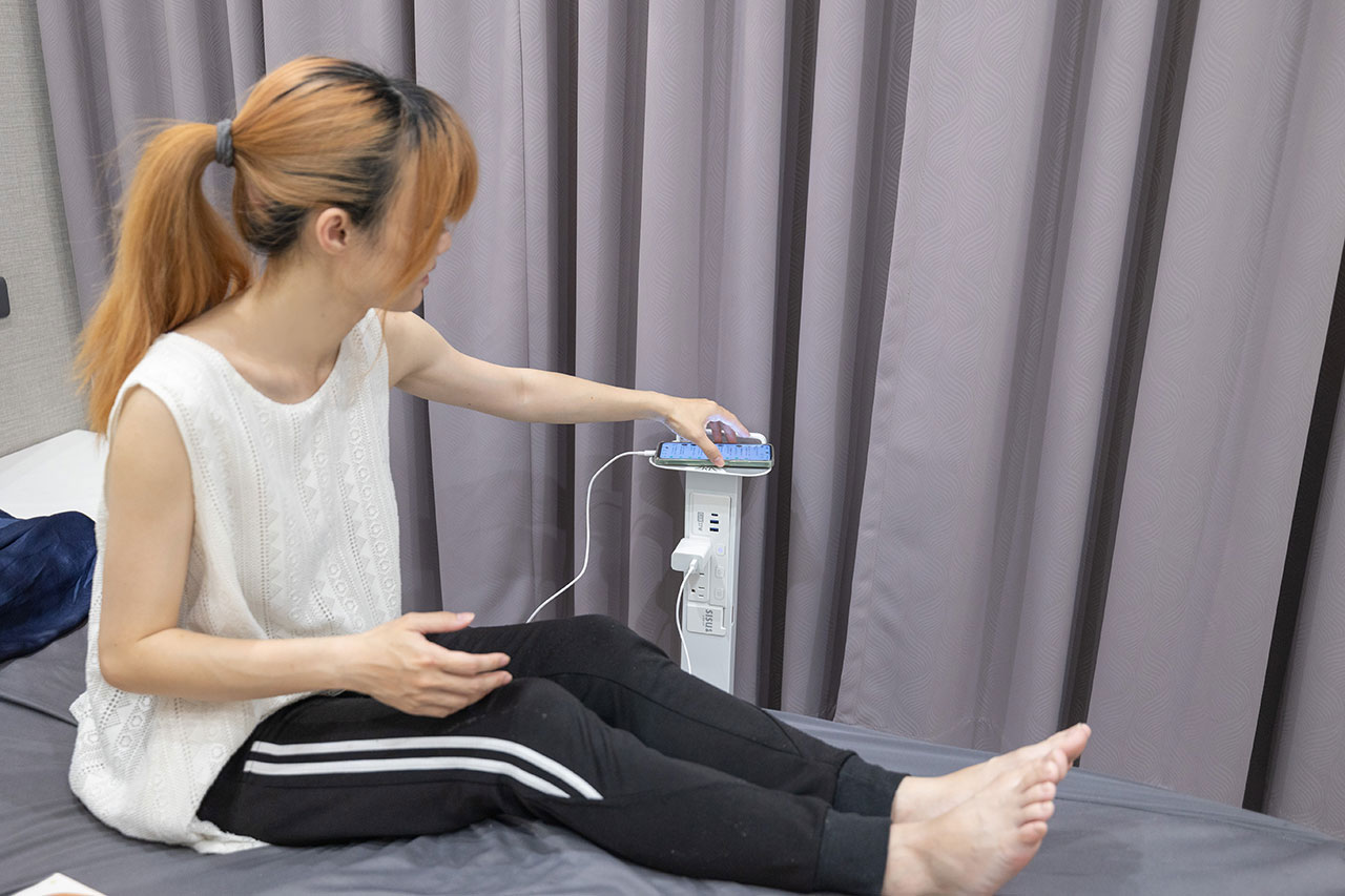 aka X SISU新極簡白時尚立式充電柱