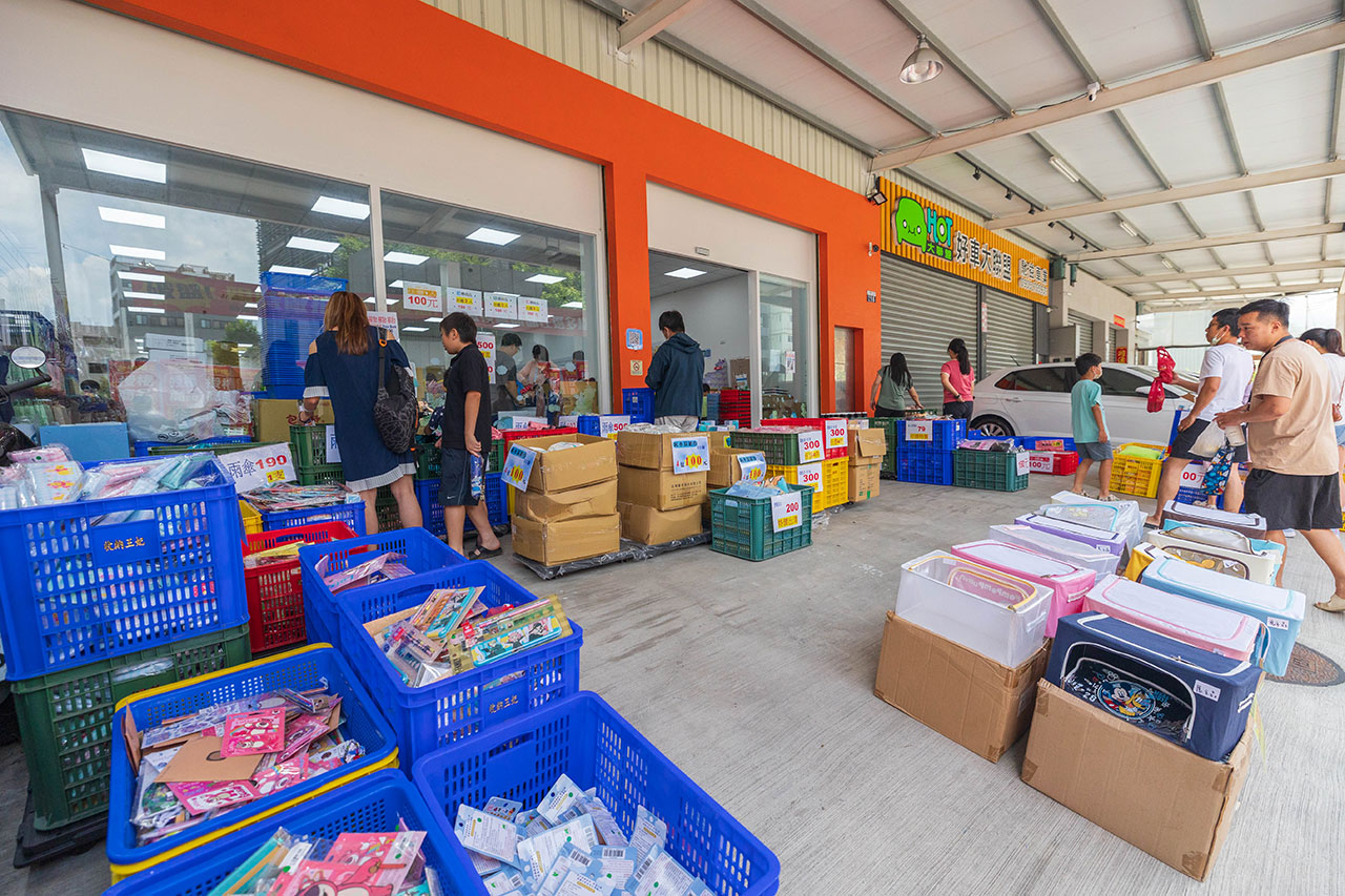 台中北屯文具特賣會｜廠拍出清限時15天，上千件文具用品1折起，日常用品75折起，還有滿額禮免費拿，2025文具界的Costco特賣會
