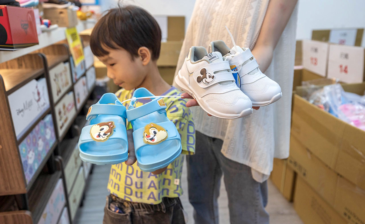 台中北屯文具特賣會｜廠拍出清限時15天，上千件文具用品1折起，日常用品75折起，還有滿額禮免費拿，2025文具界的Costco特賣會