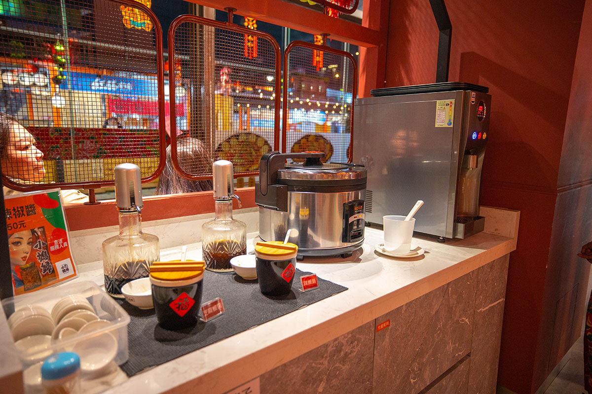 小媳婦鐵鍋燉台中旗艦店