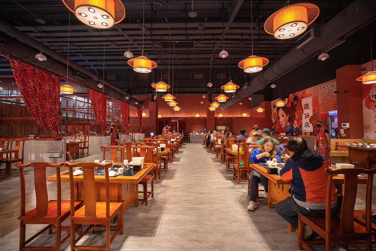 小媳婦鐵鍋燉台中旗艦店