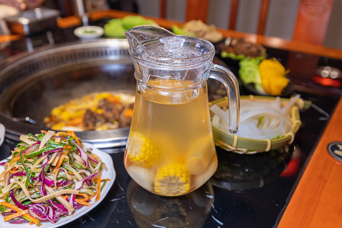 小媳婦鐵鍋燉台中旗艦店