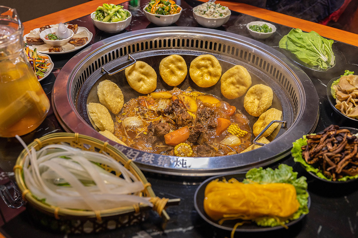 小媳婦鐵鍋燉台中旗艦店