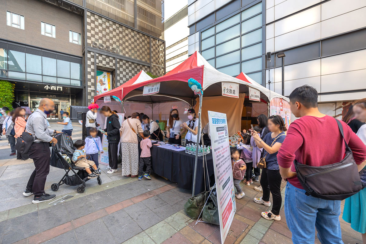 德妮嗨派對-百變小丑樂園