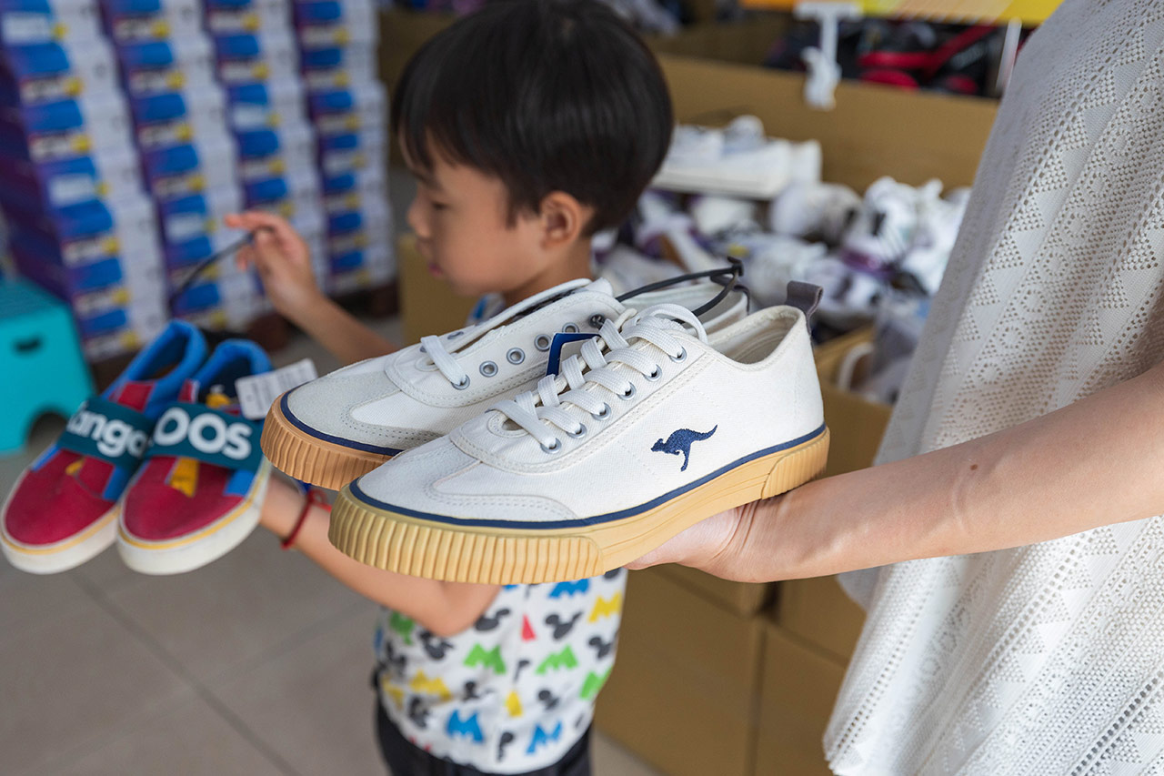 美力運動世界-樹林特賣會｜新北鞋子廠拍只賣12天，運動鞋、童鞋、工作鞋全館下殺1折起，還有滿千送百買一送一超殺活動，晚來就沒了！樹林工業區鞋子特賣會