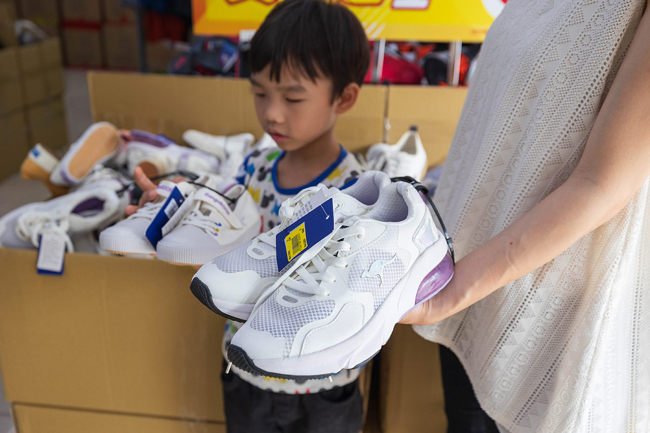 美力運動世界-樹林特賣會｜新北鞋子廠拍只賣12天，運動鞋、童鞋、工作鞋全館下殺1折起，還有滿千送百買一送一超殺活動，晚來就沒了！樹林工業區鞋子特賣會