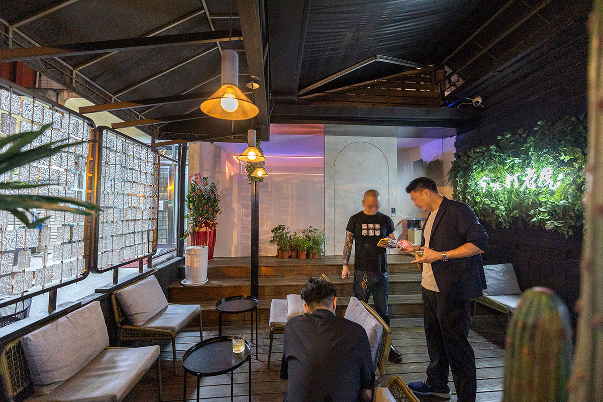 龍九Kowloon-AI酒吧T-SHOTS遊戲機-水煙-調酒-bar-Dj-KTV-大安區酒吧