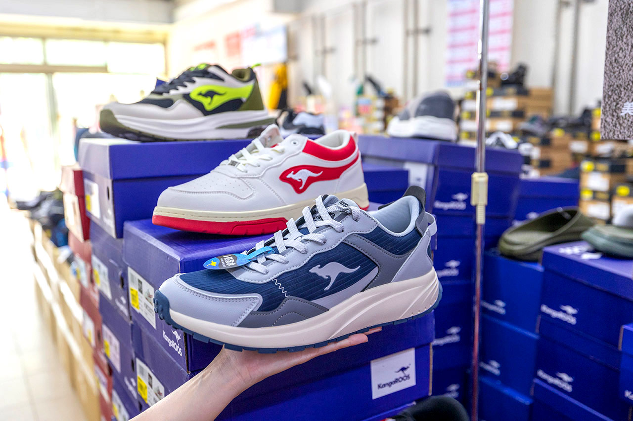 美力運動世界-樹林特賣會｜新北鞋子廠拍只賣12天，運動鞋、童鞋、工作鞋全館下殺1折起，還有滿千送百買一送一超殺活動，晚來就沒了！樹林工業區鞋子特賣會