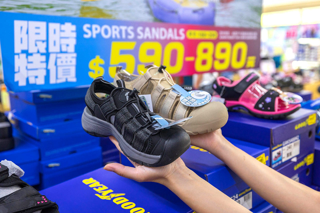 美力運動世界-樹林特賣會｜新北鞋子廠拍只賣12天，運動鞋、童鞋、工作鞋全館下殺1折起，還有滿千送百買一送一超殺活動，晚來就沒了！樹林工業區鞋子特賣會