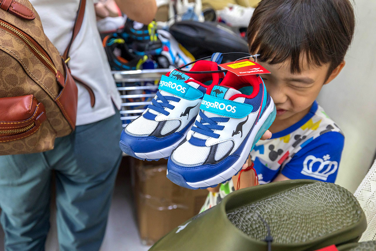 美力運動世界-樹林特賣會｜新北鞋子廠拍只賣12天，運動鞋、童鞋、工作鞋全館下殺1折起，還有滿千送百買一送一超殺活動，晚來就沒了！樹林工業區鞋子特賣會