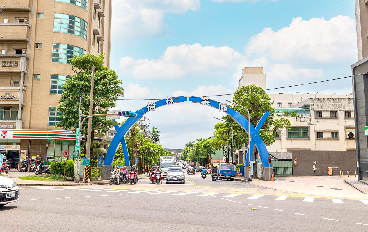 美力運動世界-樹林特賣會｜新北鞋子廠拍只賣12天，運動鞋、童鞋、工作鞋全館下殺1折起，還有滿千送百買一送一超殺活動，晚來就沒了！樹林工業區鞋子特賣會