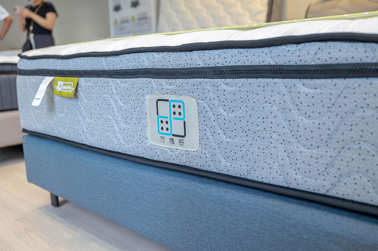 Plus mofa方塊舒床墊-女王團購限定優惠、六塊分體式獨立筒，自由調整軟硬度，試睡60天＋10年保固，買床墊超安心