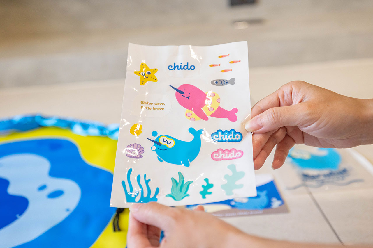 chido一角鯨沉水玩具｜夏天必敗育兒好物玩具推薦，chido 收納墊＋沉水玩具組，符合歐盟規範全家人在家也能輕鬆戲水，2025好物推薦MIT玩具推薦