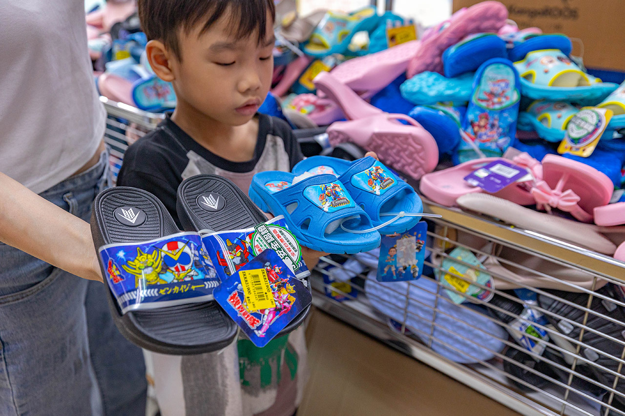 美力運動世界-大台北特賣會｜2025盛夏狂歡季台北鞋子特賣會，買一送一滿千送百，前30名早鳥再享7折，卡通童鞋、運動鞋、工作鞋松山區特賣會大放送