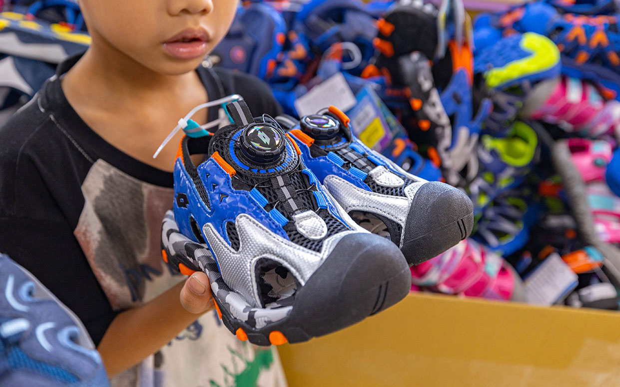 美力運動世界-大台北特賣會｜2025盛夏狂歡季台北鞋子特賣會，買一送一滿千送百，前30名早鳥再享7折，卡通童鞋、運動鞋、工作鞋松山區特賣會大放送