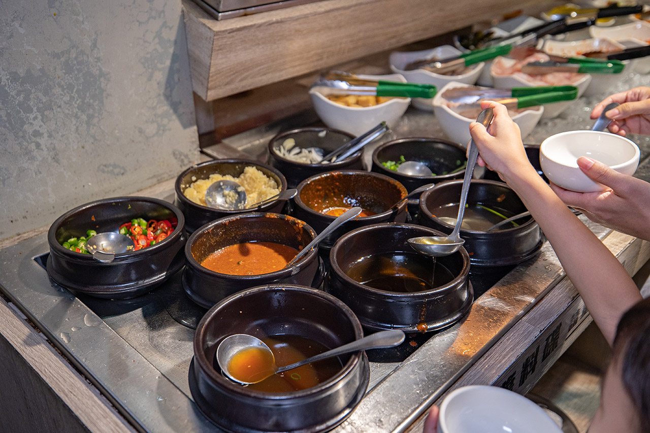 阿豬嘻烤肉村｜台北超平價吃到飽，西門町美食、韓式烤肉吃到飽、西門韓式烤肉、西門韓式料理、韓式烤五花肉、韓式烤肉餐廳、西門銅板烤肉、西門韓式吃到飽、西門吃到飽