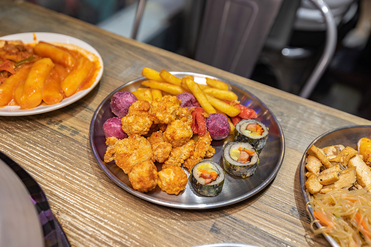 阿豬嘻烤肉村｜台北超平價吃到飽，西門町美食、韓式烤肉吃到飽、西門韓式烤肉、西門韓式料理、韓式烤五花肉、韓式烤肉餐廳、西門銅板烤肉、西門韓式吃到飽、西門吃到飽