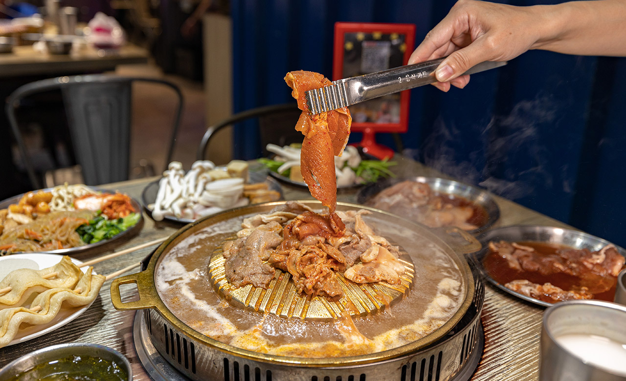 阿豬嘻烤肉村｜台北超平價吃到飽，西門町美食、韓式烤肉吃到飽、西門韓式烤肉、西門韓式料理、韓式烤五花肉、韓式烤肉餐廳、西門銅板烤肉、西門韓式吃到飽、西門吃到飽