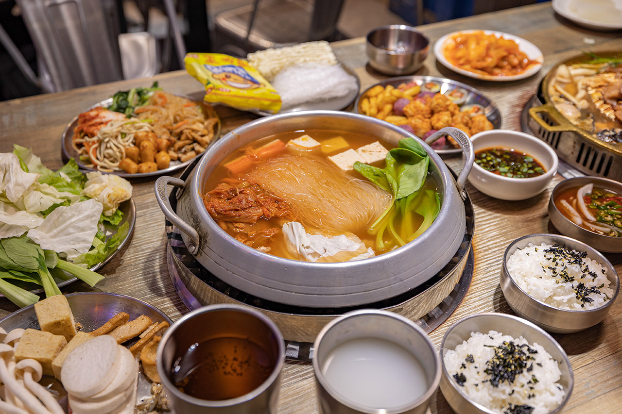 阿豬嘻烤肉村｜台北超平價吃到飽，西門町美食、韓式烤肉吃到飽、西門韓式烤肉、西門韓式料理、韓式烤五花肉、韓式烤肉餐廳、西門銅板烤肉、西門韓式吃到飽、西門吃到飽