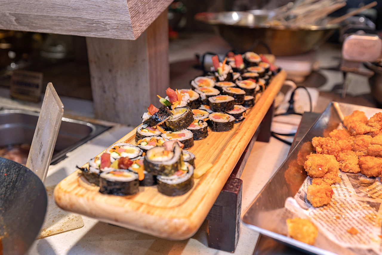 阿豬嘻烤肉村｜台北超平價吃到飽，西門町美食、韓式烤肉吃到飽、西門韓式烤肉、西門韓式料理、韓式烤五花肉、韓式烤肉餐廳、西門銅板烤肉、西門韓式吃到飽、西門吃到飽