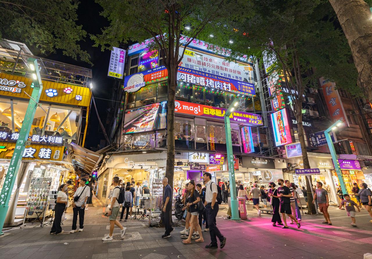 阿豬嘻烤肉村｜台北超平價吃到飽，西門町美食、韓式烤肉吃到飽、西門韓式烤肉、西門韓式料理、韓式烤五花肉、韓式烤肉餐廳、西門銅板烤肉、西門韓式吃到飽、西門吃到飽