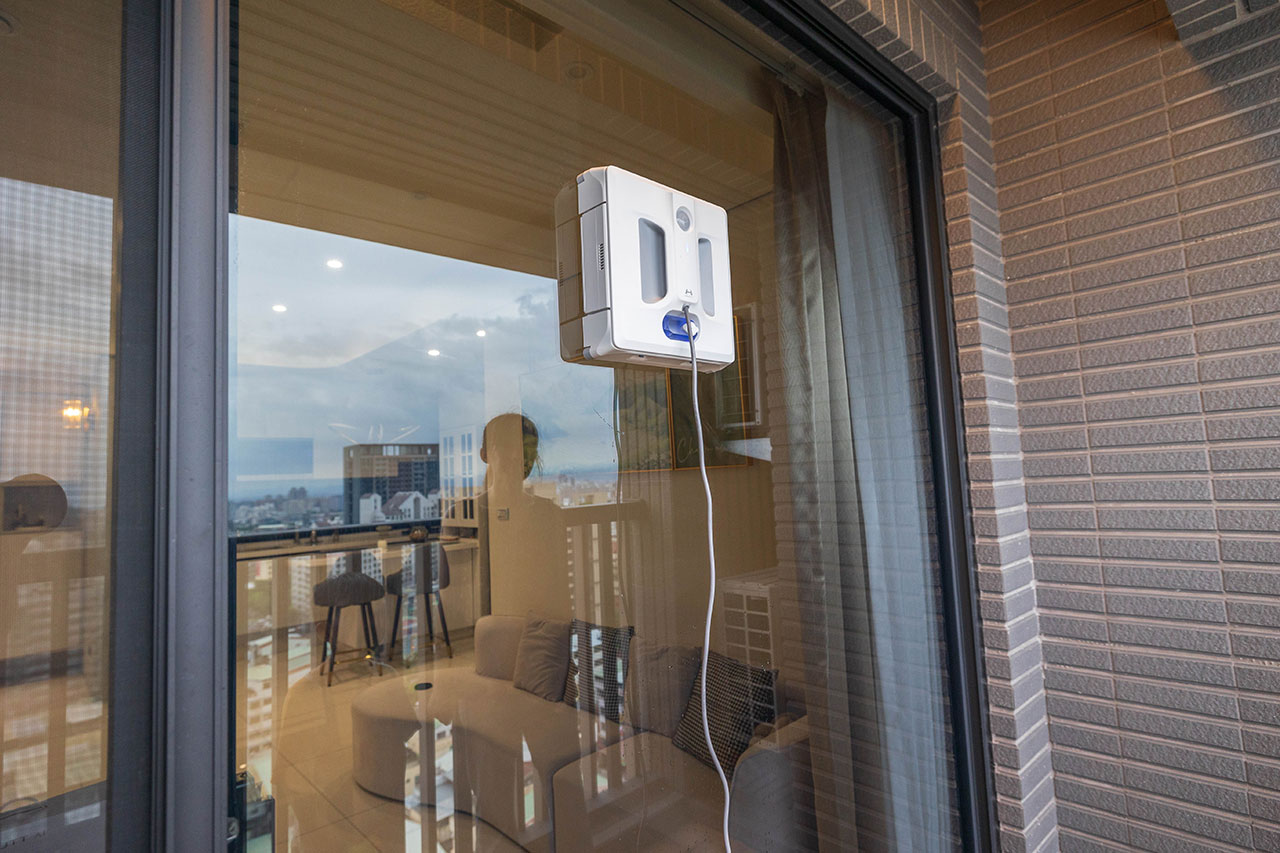 HUTT AI變頻擦窗機器人｜自動擦窗機｜科技3C推薦｜團購優惠