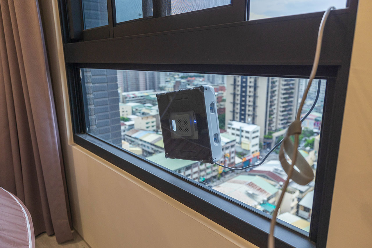 HUTT AI變頻擦窗機器人｜自動擦窗機｜科技3C推薦｜團購優惠