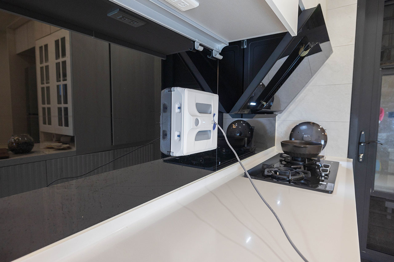 HUTT AI變頻擦窗機器人｜自動擦窗機｜科技3C推薦｜團購優惠