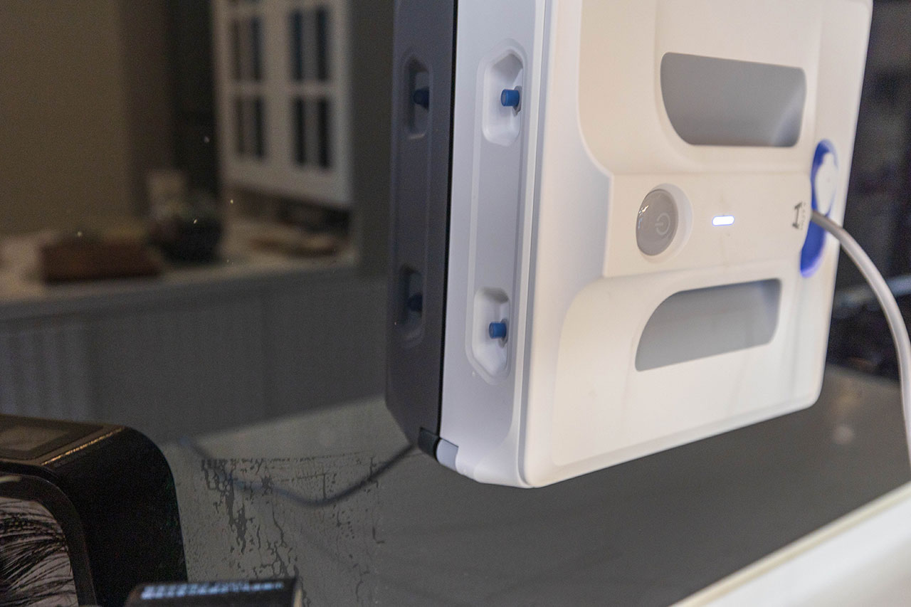 HUTT AI變頻擦窗機器人｜自動擦窗機｜科技3C推薦｜團購優惠