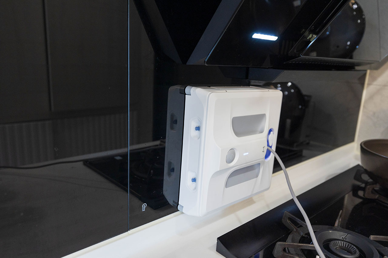 HUTT AI變頻擦窗機器人｜自動擦窗機｜科技3C推薦｜團購優惠