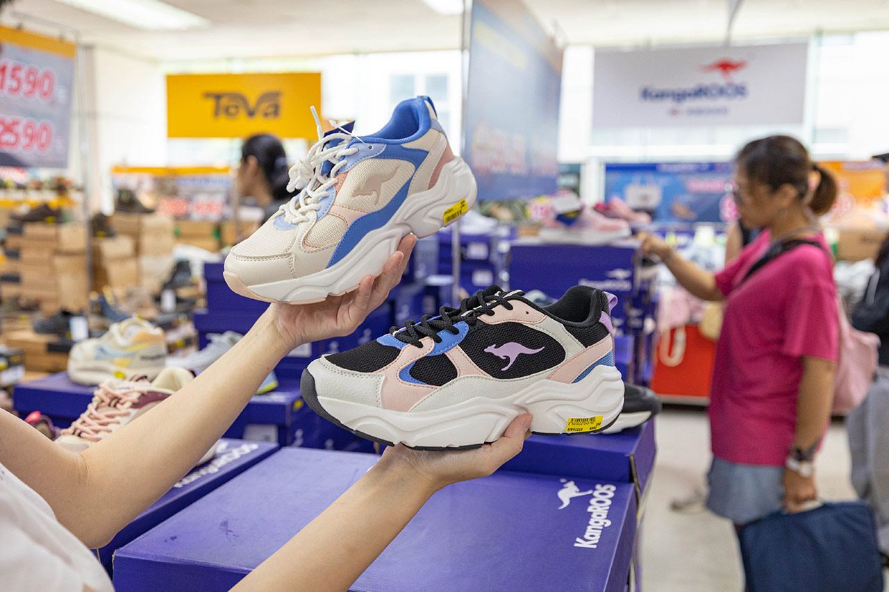 美力運動世界-大台北特賣會｜2025盛夏狂歡季台北鞋子特賣會，買一送一滿千送百，前30名早鳥再享7折，卡通童鞋、運動鞋、工作鞋松山區特賣會大放送