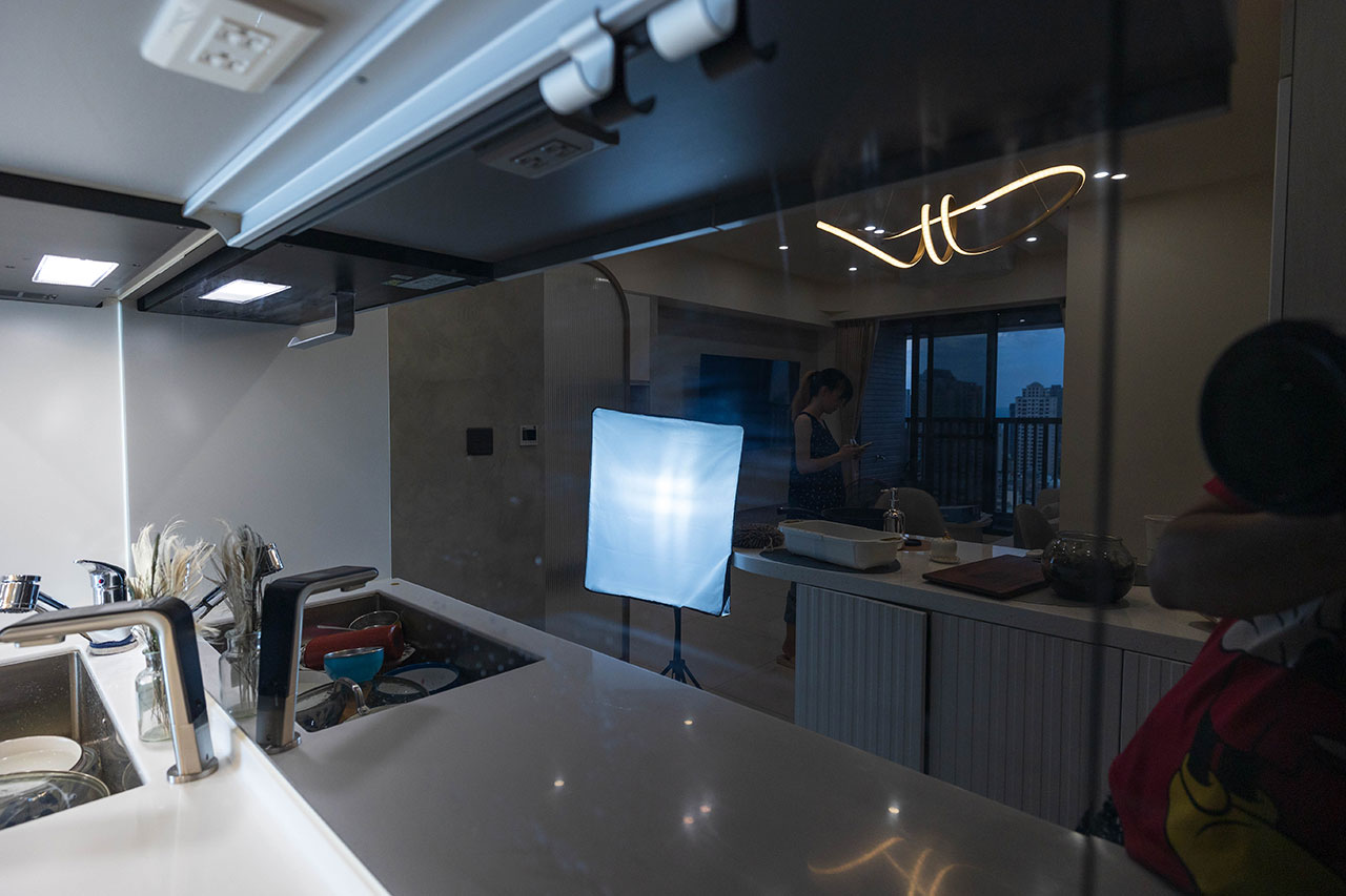 HUTT AI變頻擦窗機器人｜自動擦窗機｜科技3C推薦｜團購優惠