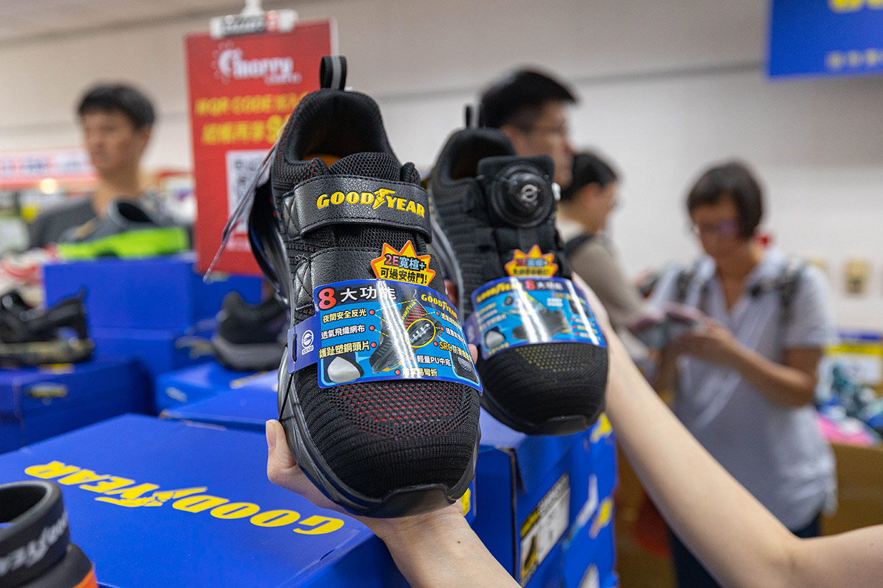 美力運動世界-大台北特賣會｜2025盛夏狂歡季台北鞋子特賣會，買一送一滿千送百，前30名早鳥再享7折，卡通童鞋、運動鞋、工作鞋松山區特賣會大放送